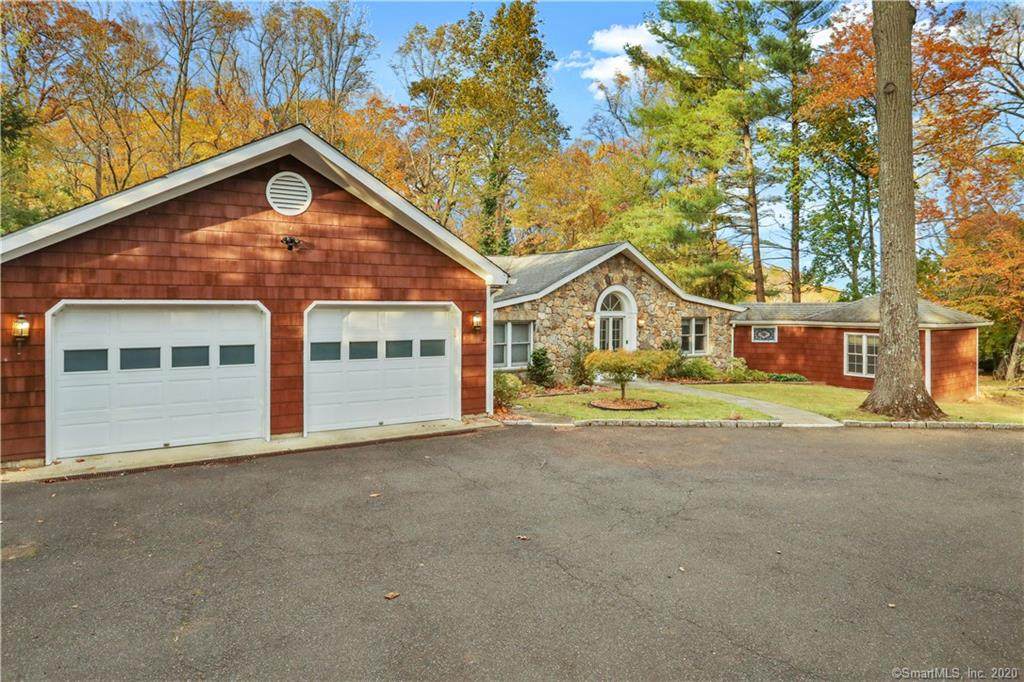 132 Ponus Avenue - Photo 1