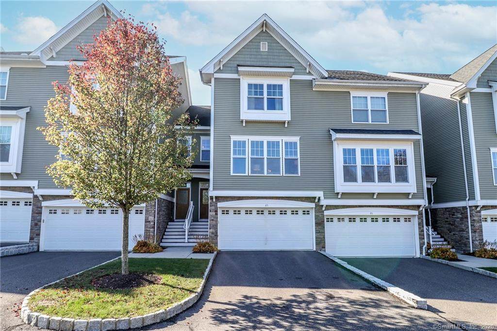 85 Lawrence Avenue - Photo 1