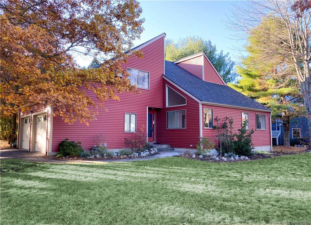 7 Rosewood Drive - Photo 1