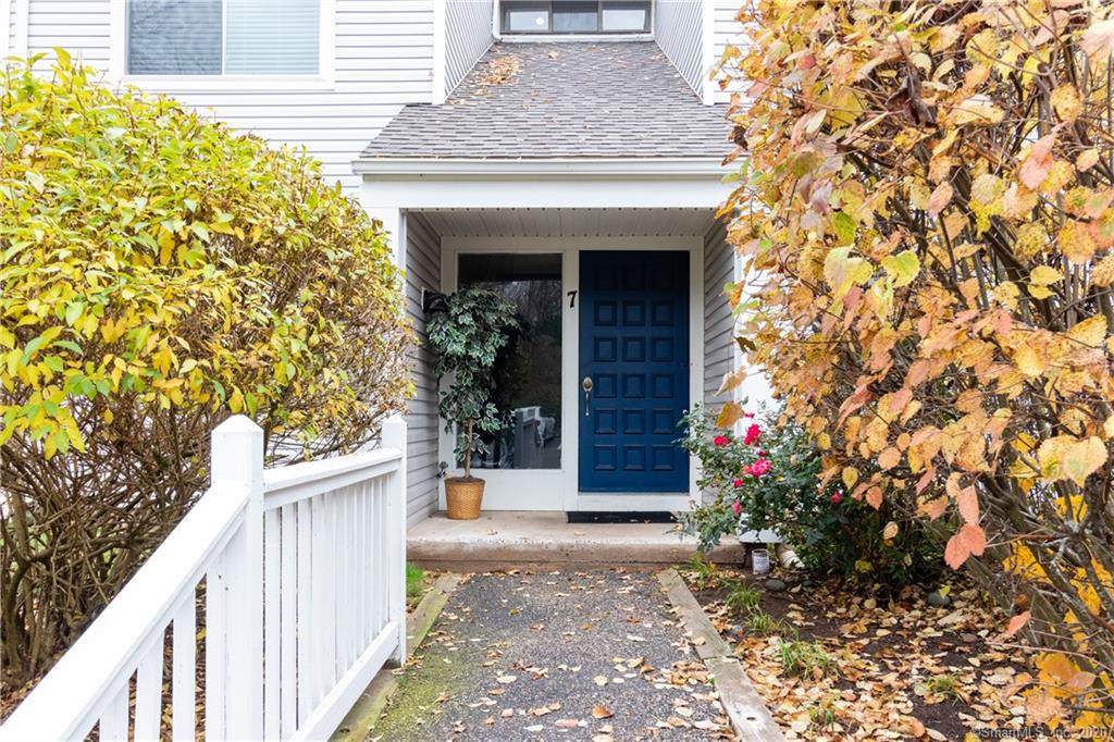 7 Brookwood Drive - Photo 1