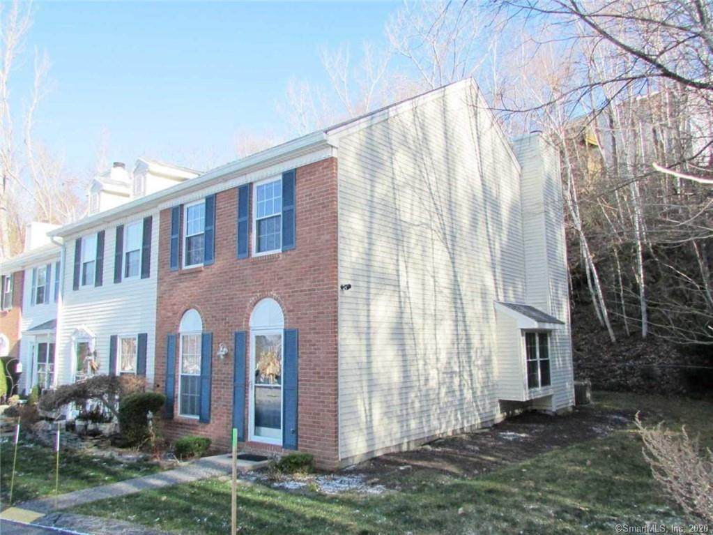 117 Tamarack Court - Photo 1