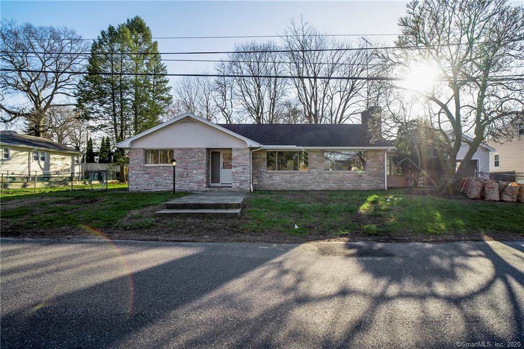 100 Kingsbury Road - Photo 1