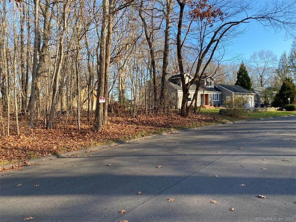 8 Sandalwood Lane - Photo 1
