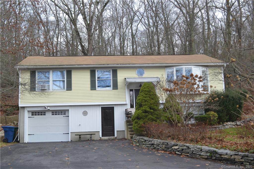 553 Mohegan Avenue Parkway - Photo 1