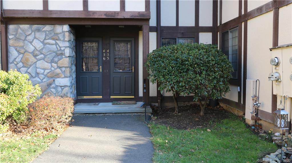 455 Swanson Crescent - Photo 1