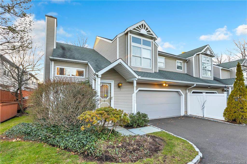 162 Colonial Road - Photo 1