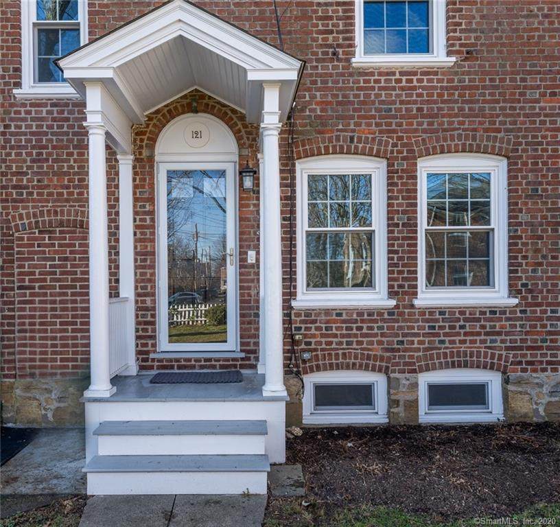 121 Roanoke Avenue - Photo 1