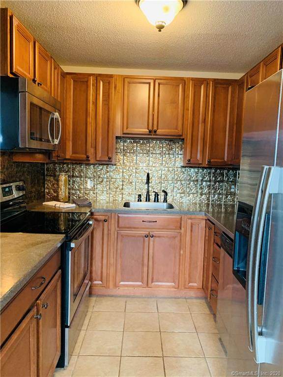 12 Pineview Drive - Photo 1