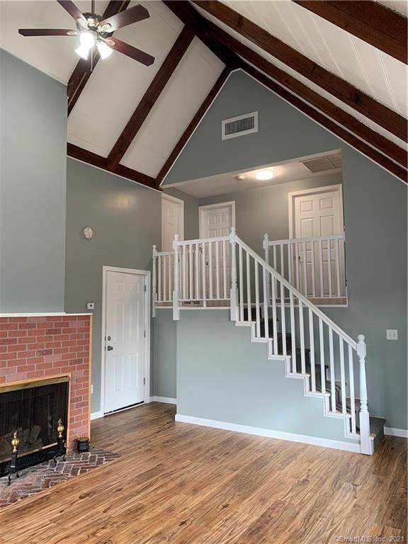 725 Main Street - Photo 1
