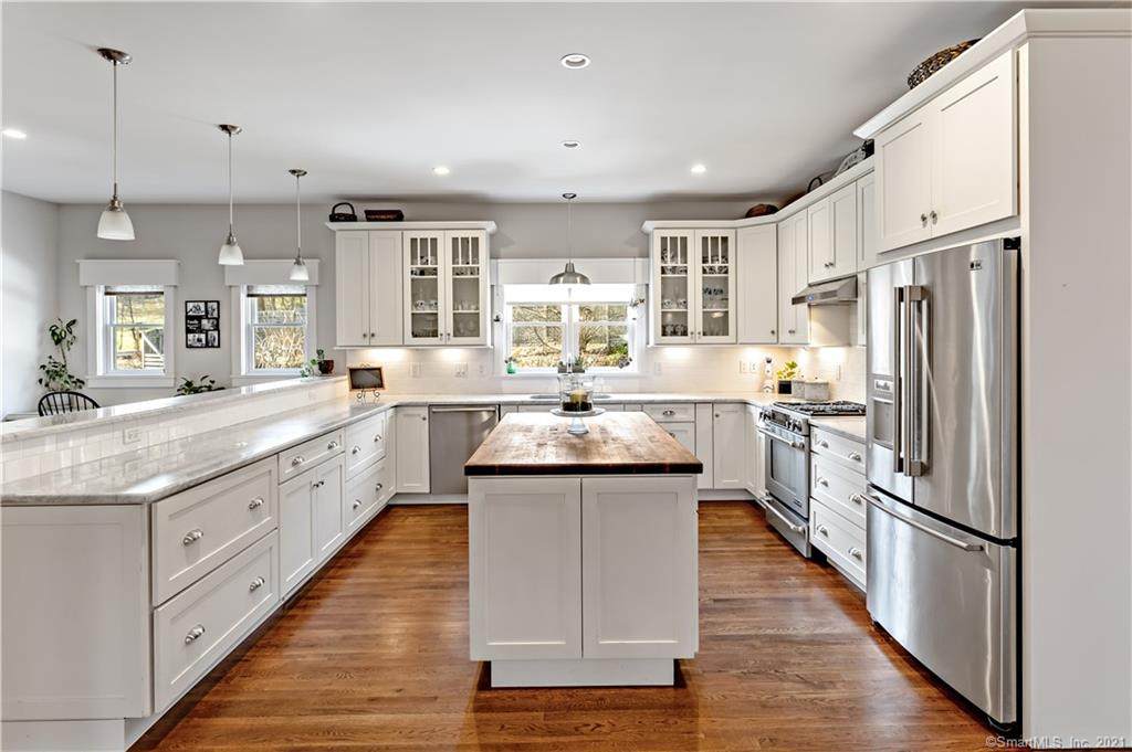 954 Black Rock Turnpike - Photo 1