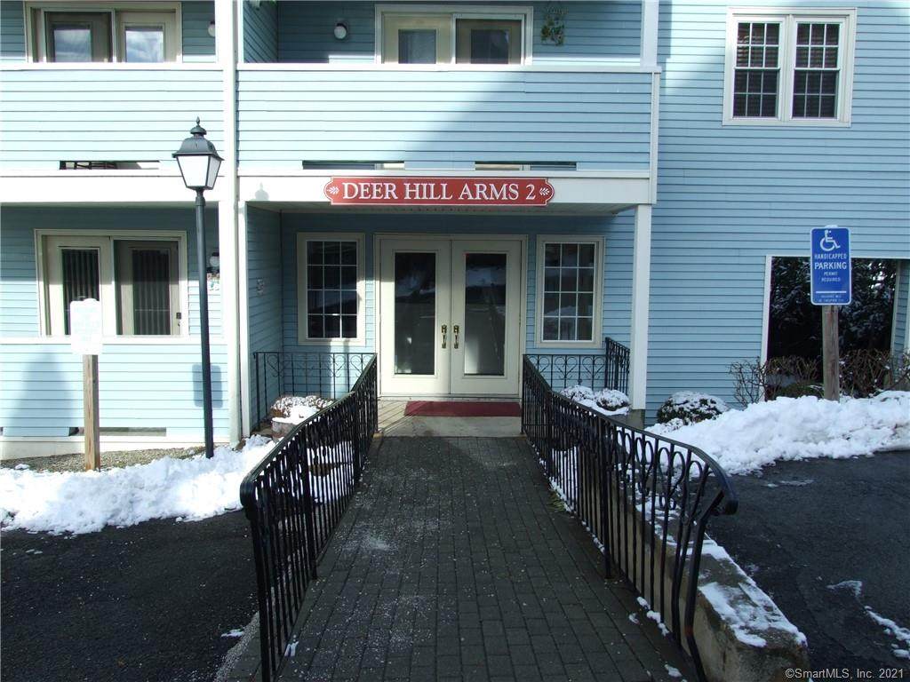 136 Deer Hill Avenue - Photo 1