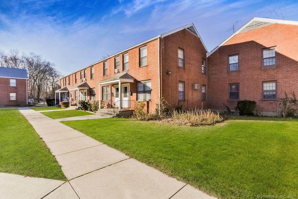 10 Nob Hill Circle - Photo 1