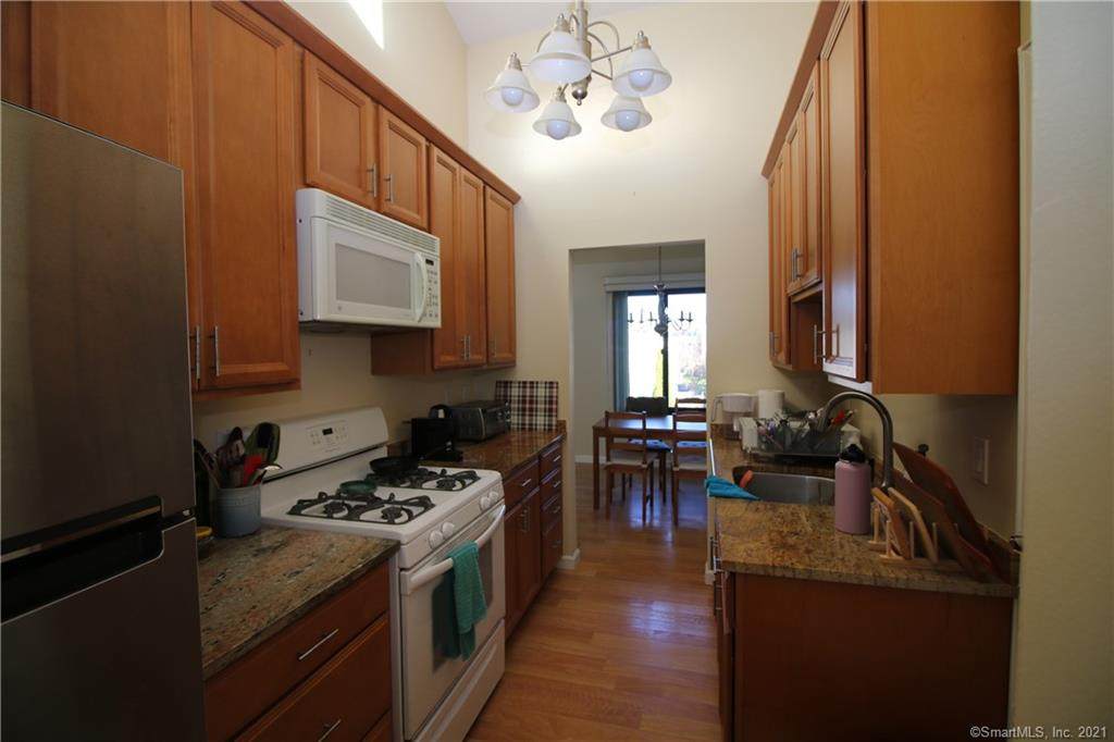 11 Quincy Close - Photo 1