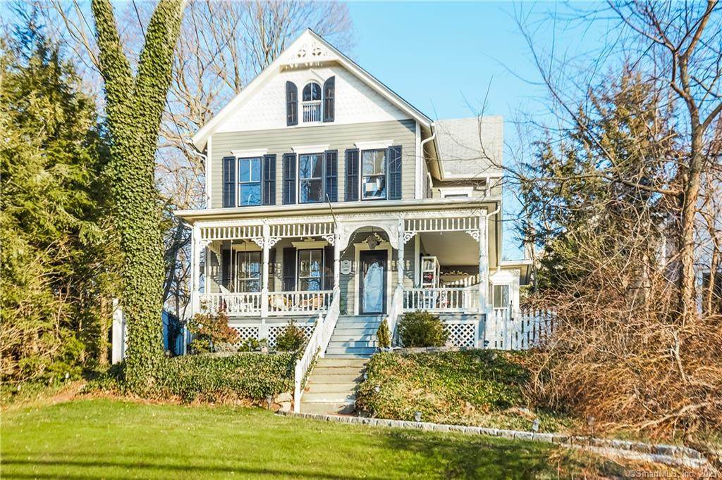 290 Rowayton Avenue - Photo 1