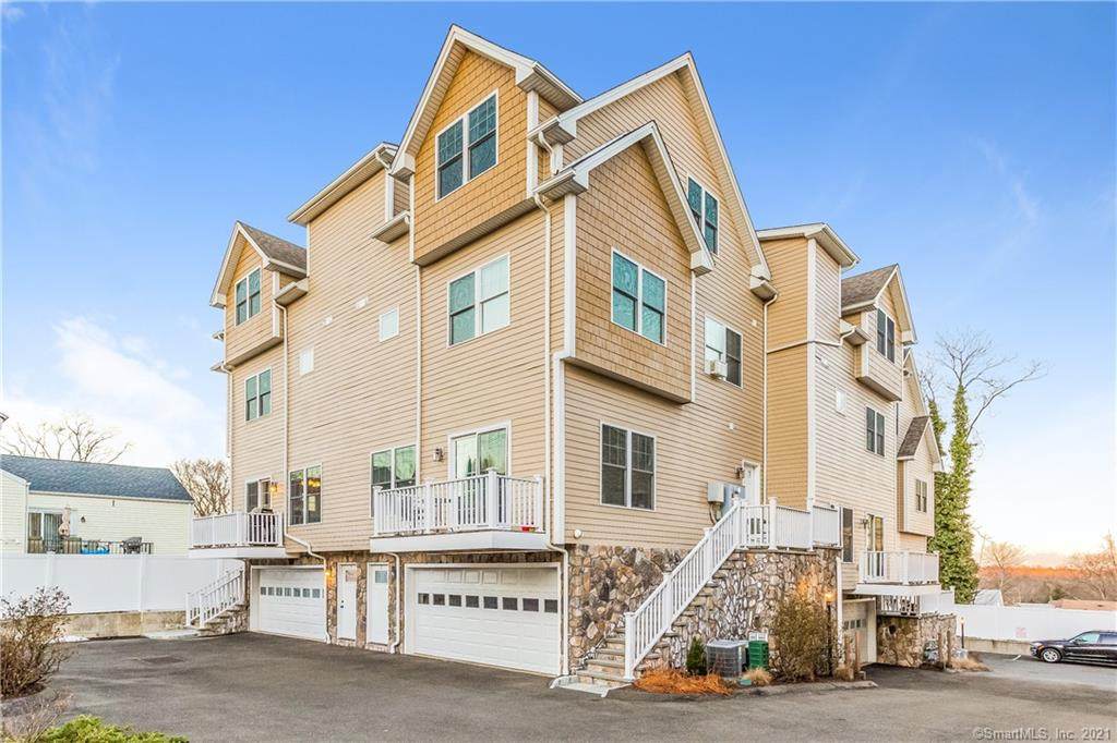 108 Seaside Avenue - Photo 1