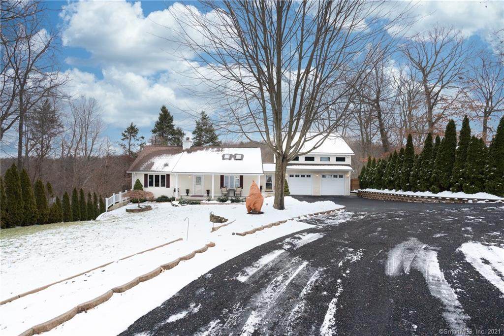 2 Topsfield Road - Photo 1
