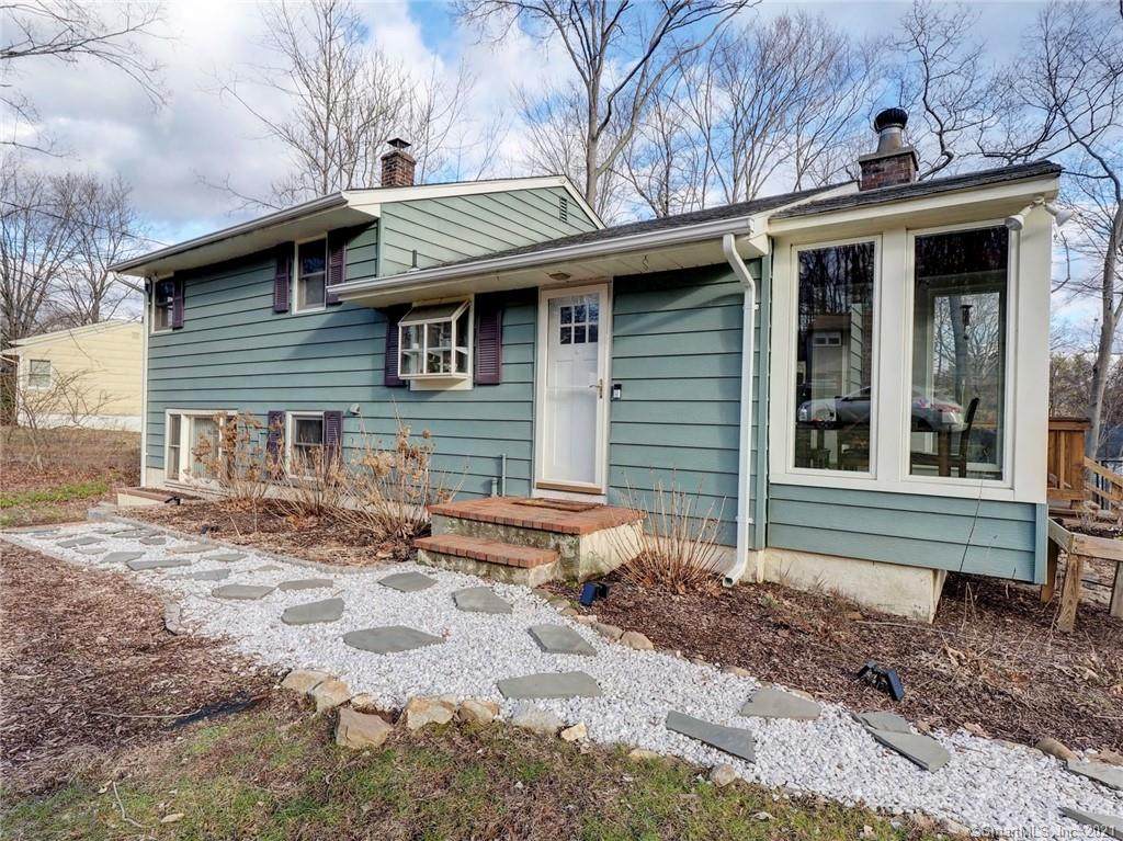 18 Ridgenoll Road - Photo 1