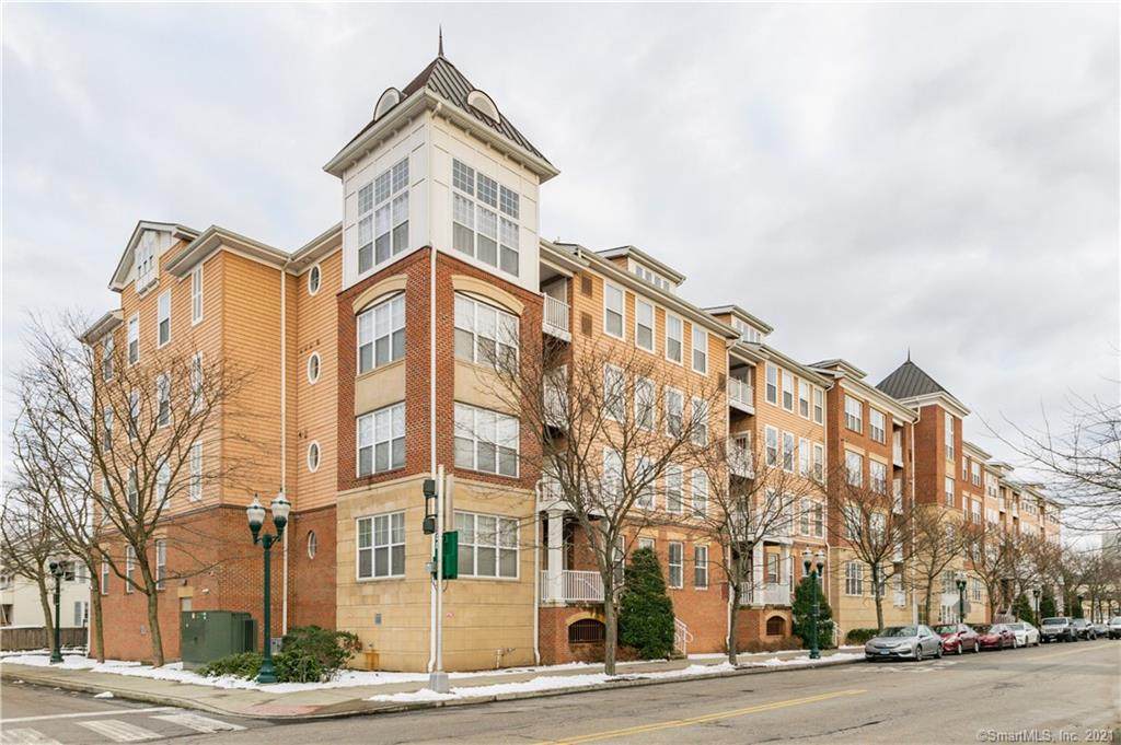 25 Adams Avenue - Photo 1