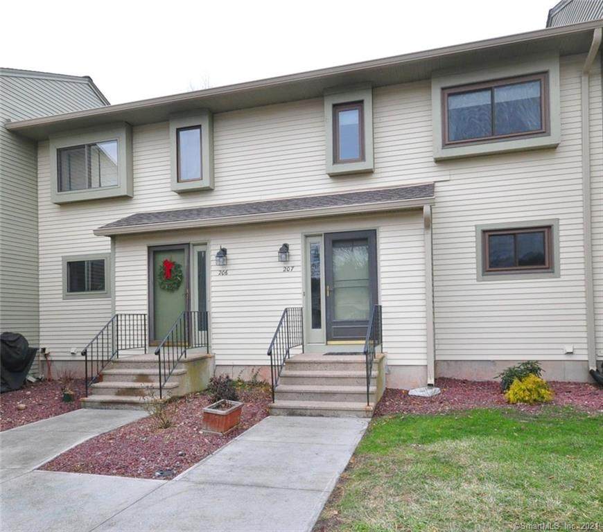 207 Summer Hill Drive - Photo 1
