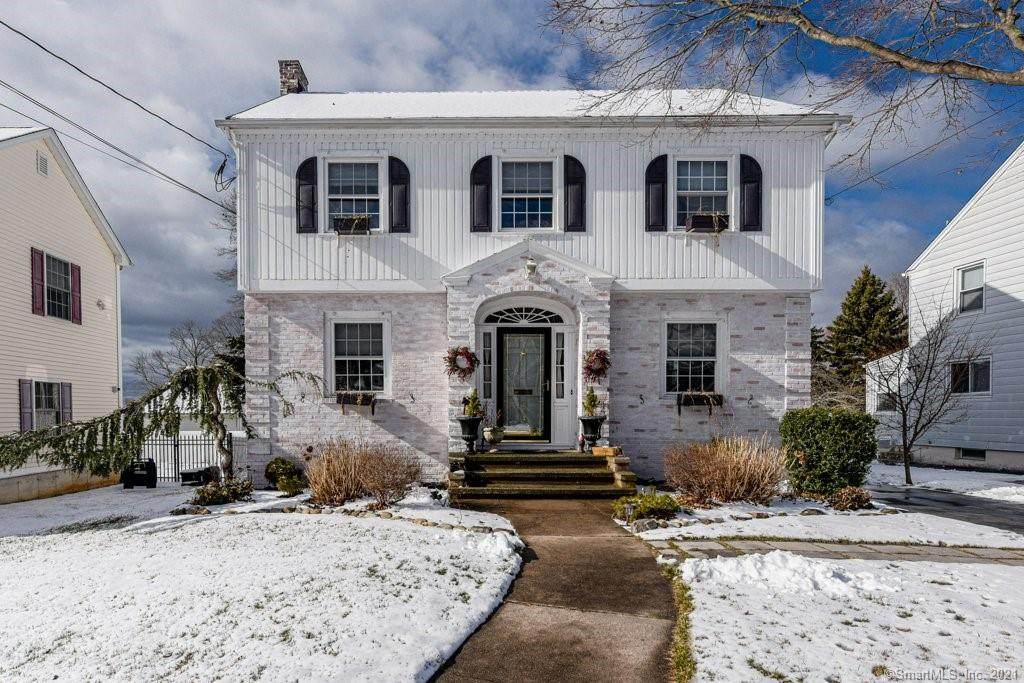596 Townsend Avenue - Photo 1