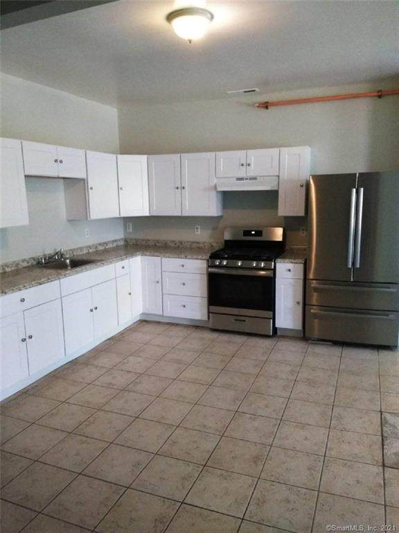 1406 Stratford Avenue - Photo 1