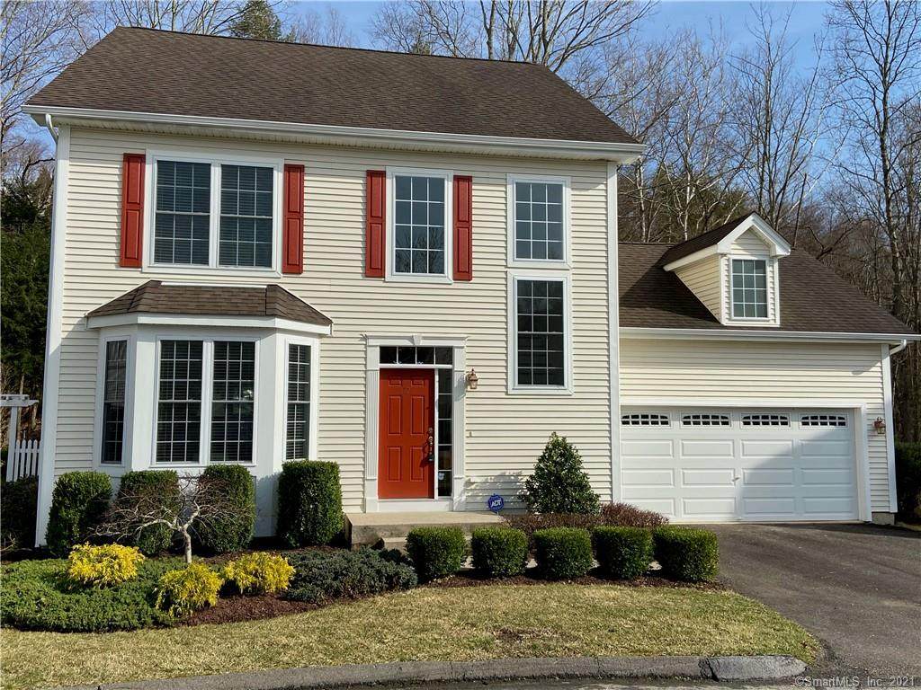 12 Washington Circle - Photo 1