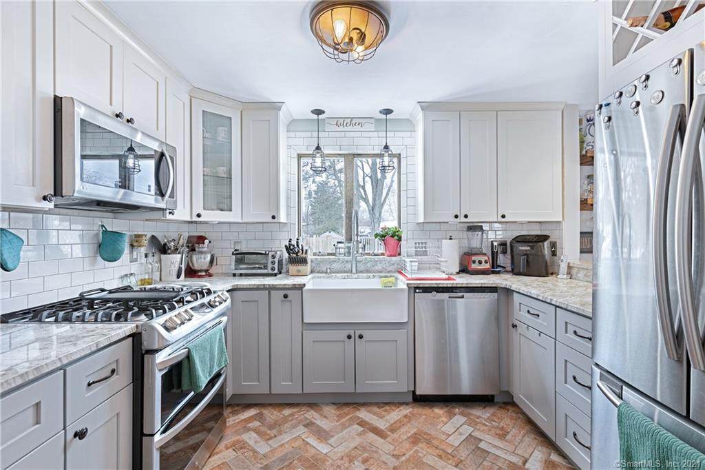 9 Bedford Avenue - Photo 1