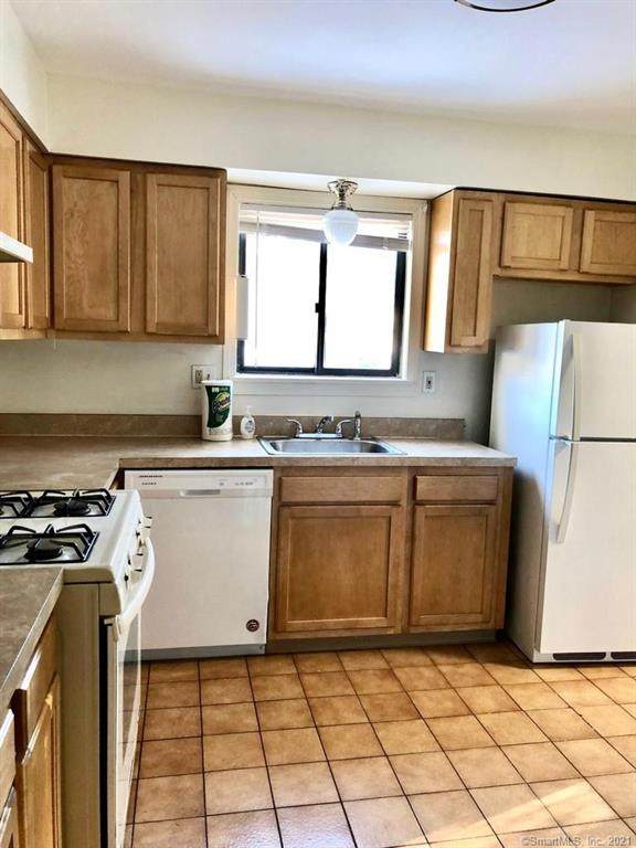 51 Sutton Place - Photo 1