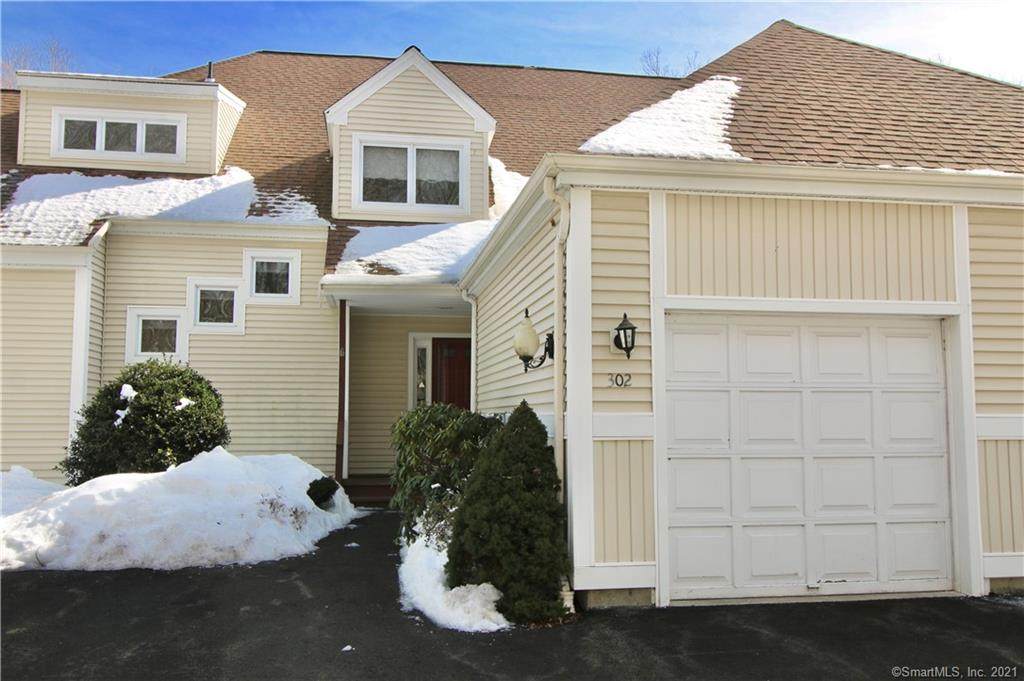 302 Summerfield Gardens - Photo 1