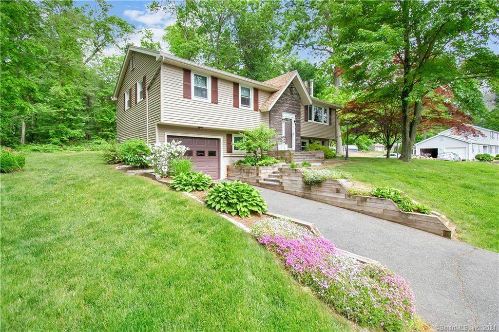 73 Hillside Drive - Photo 1