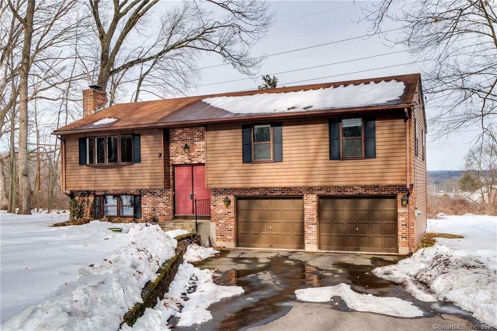 135 Ivy Drive - Photo 1