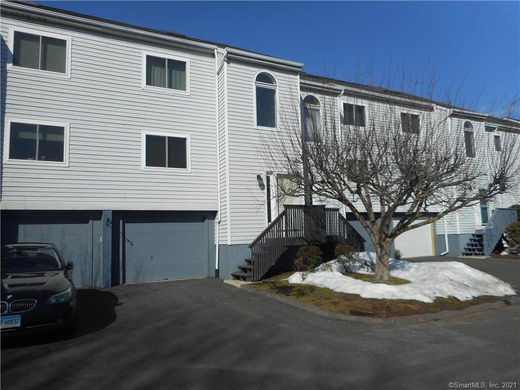 43 Clubhouse Drive - Photo 1