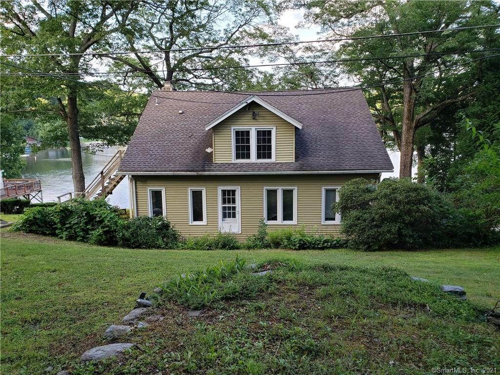 105 Standish Road - Photo 1