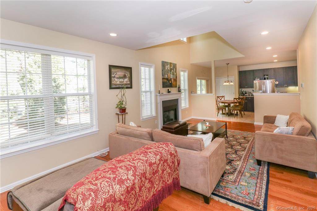 4 Marble Faun Lane - Photo 1