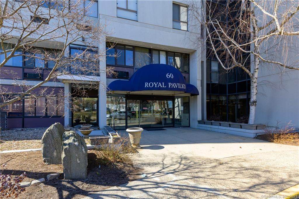 60 Strawberry Hill Avenue - Photo 1