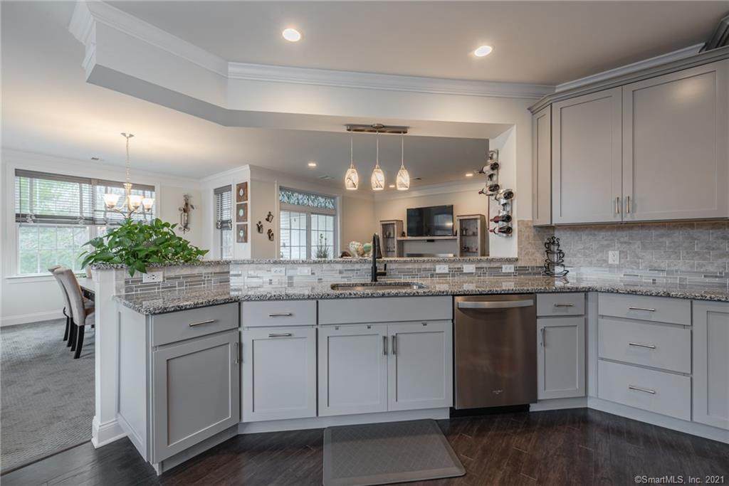 621 Brookside Court - Photo 1