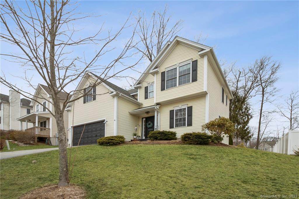 61 Royal Oaks Avenue - Photo 1