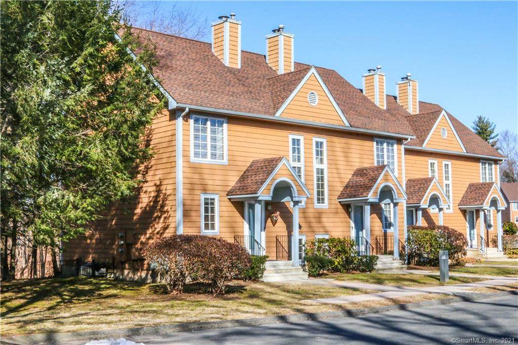 8 Elizabeth Court - Photo 1