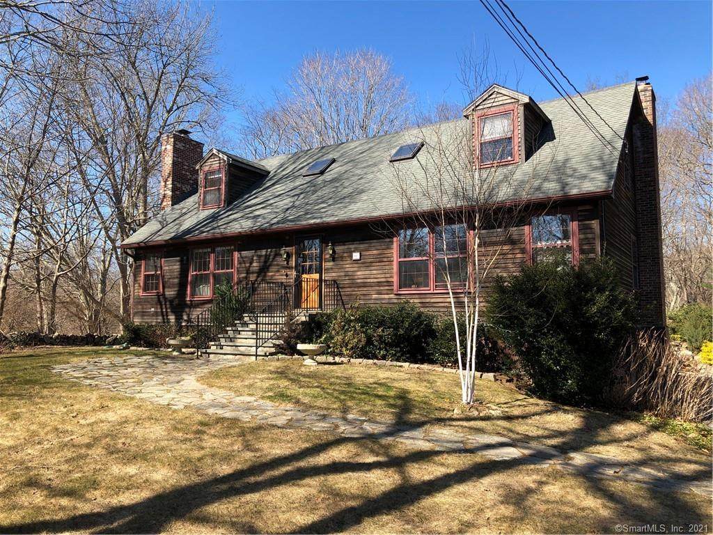 880 Pequot Trail - Photo 1