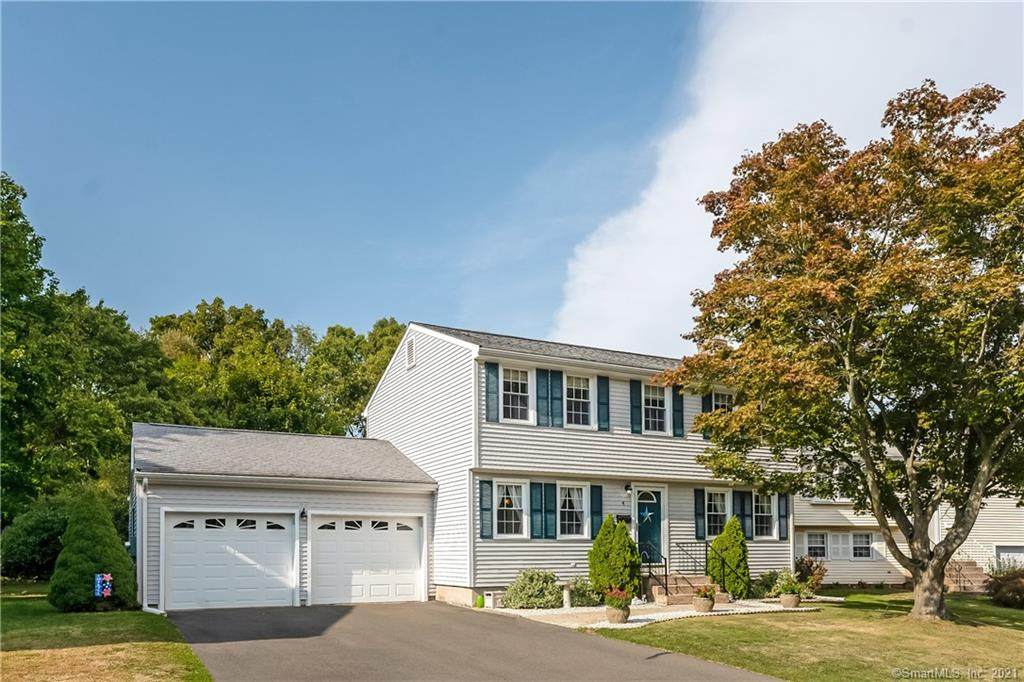 4 Blue Grass Drive - Photo 1