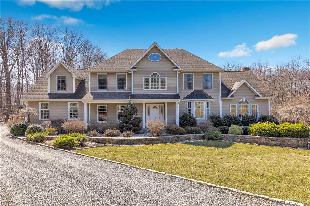 16 Crystal Lane - Photo 1