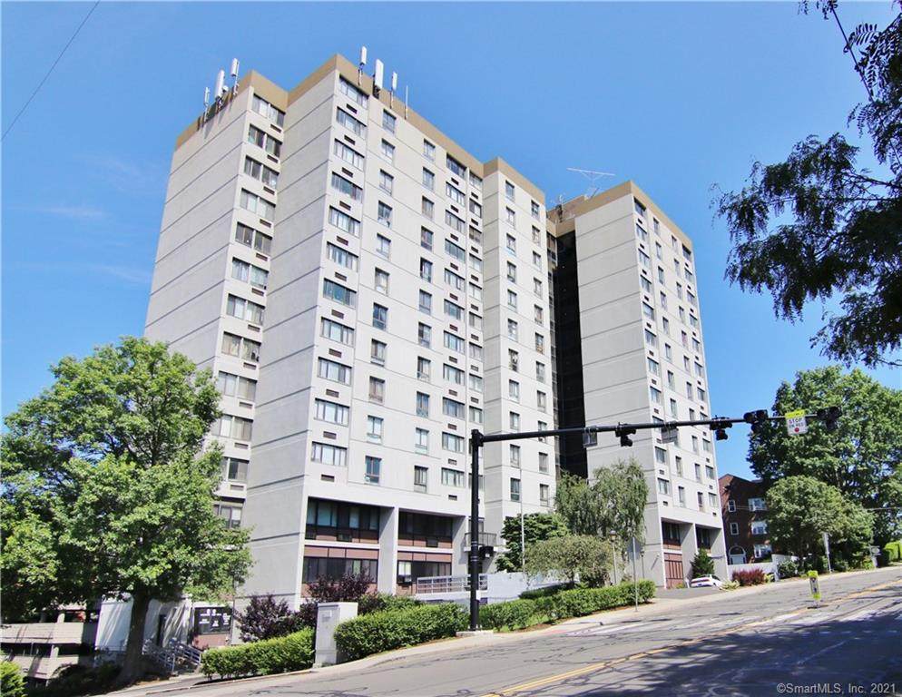 60 Strawberry Hill Avenue - Photo 1