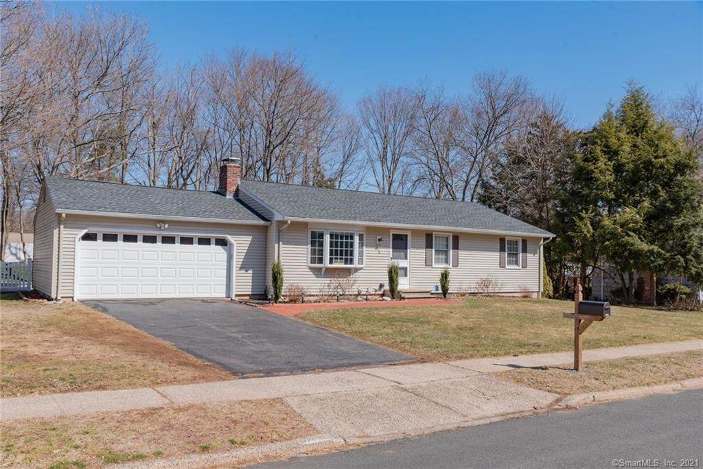 138 Eastgate Drive - Photo 1