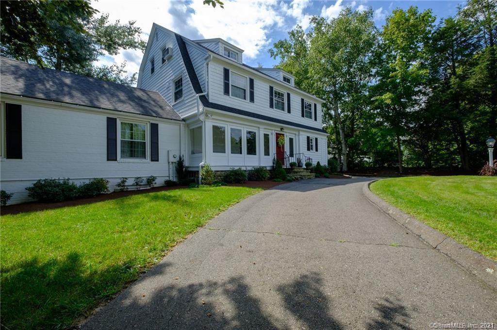 211 Woodbury Road - Photo 1