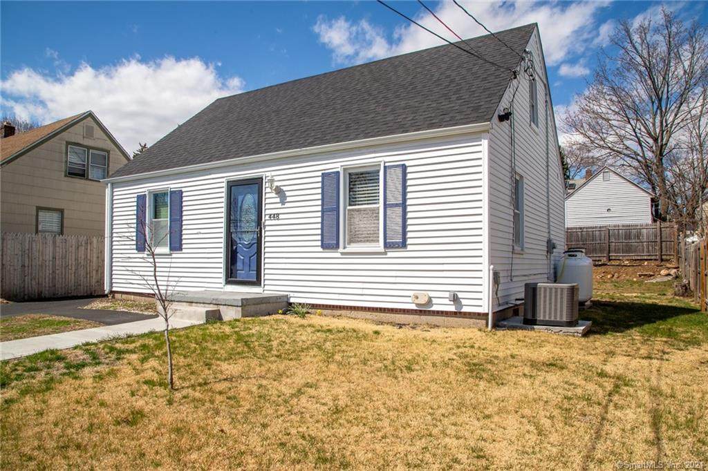 448 Queen Street - Photo 1
