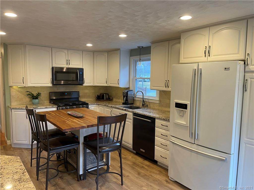 42 Oxford Drive - Photo 1