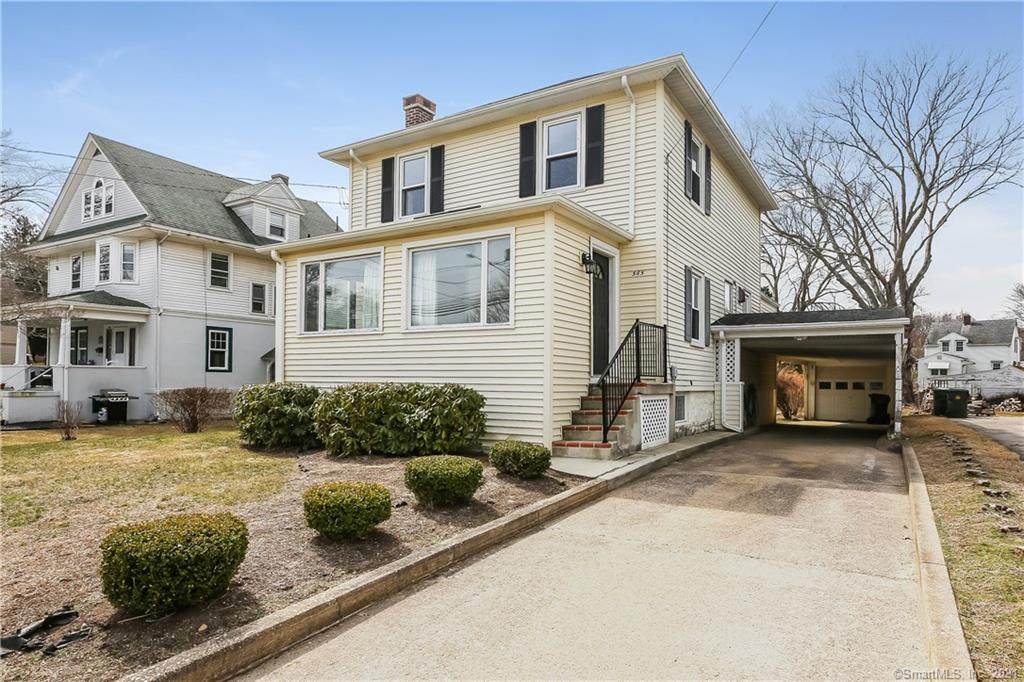 565 Montauk Avenue - Photo 1