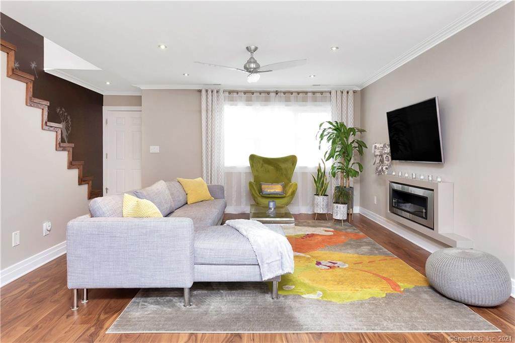 14 1/2 Fairview Avenue - Photo 1
