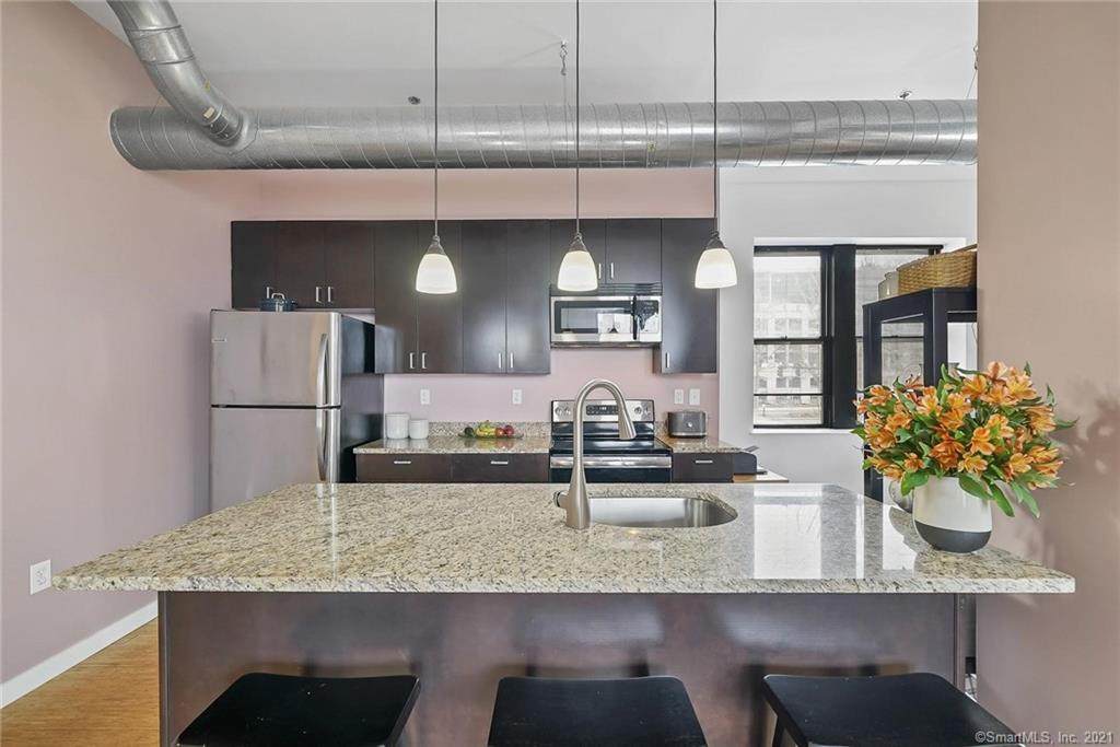 881 Lafayette Boulevard - Photo 1