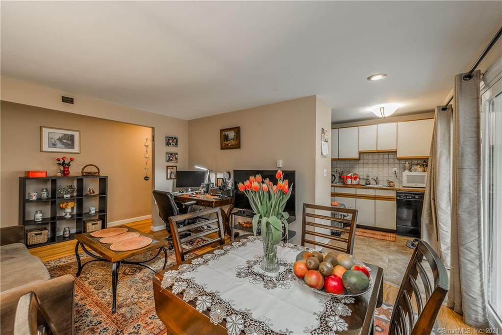 1622 Farmington Avenue - Photo 1